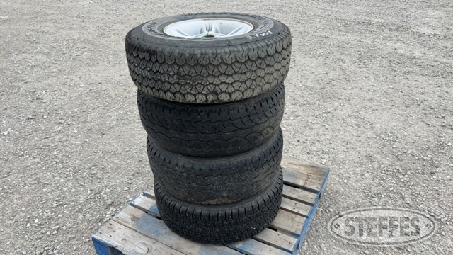 (4) 31x10.50R15 Tires